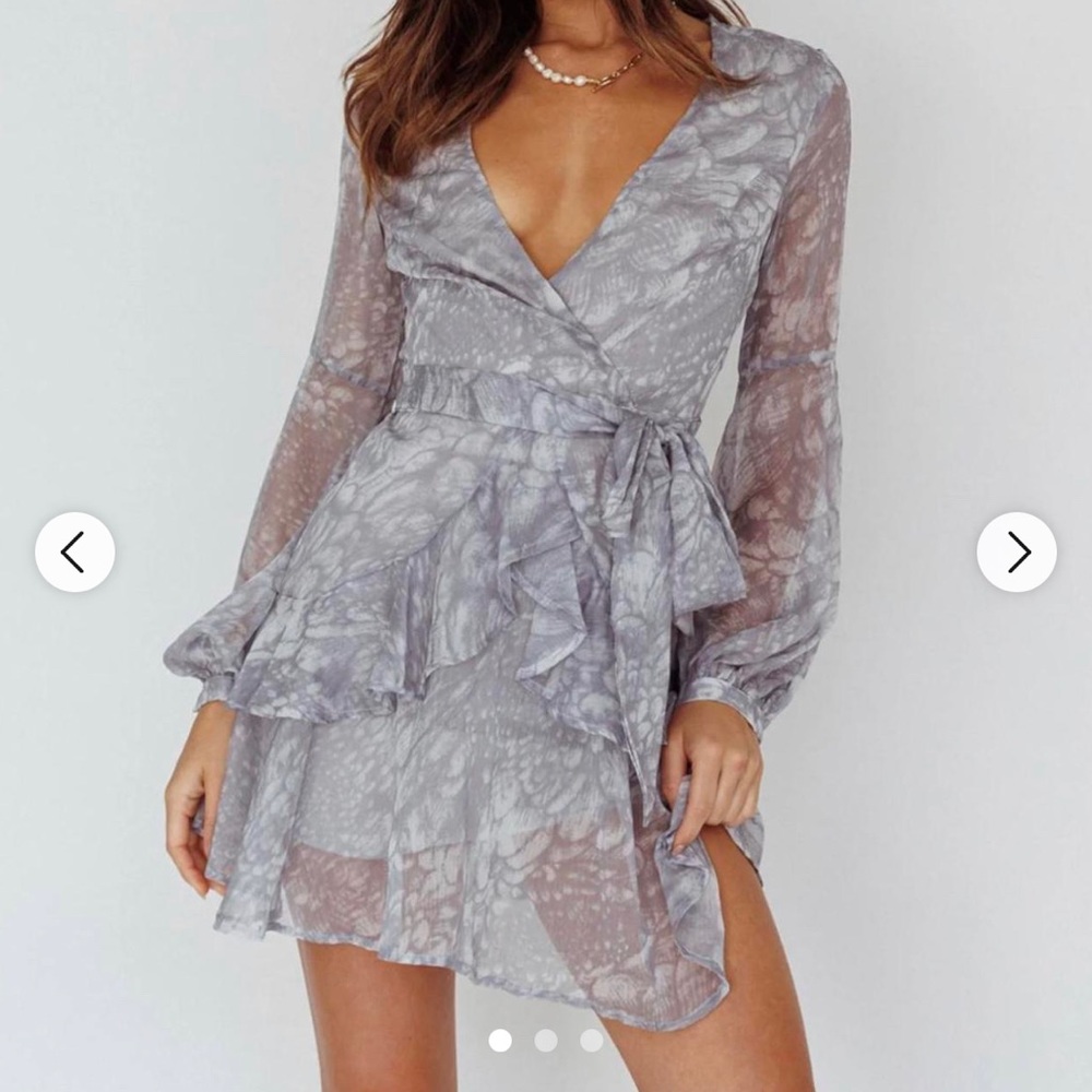 Selfie gray dress
